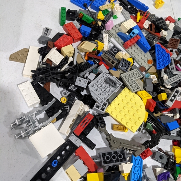 Lego building block variety of colors 4.5 pounds, blue yellow green black… - Picture 2 of 6